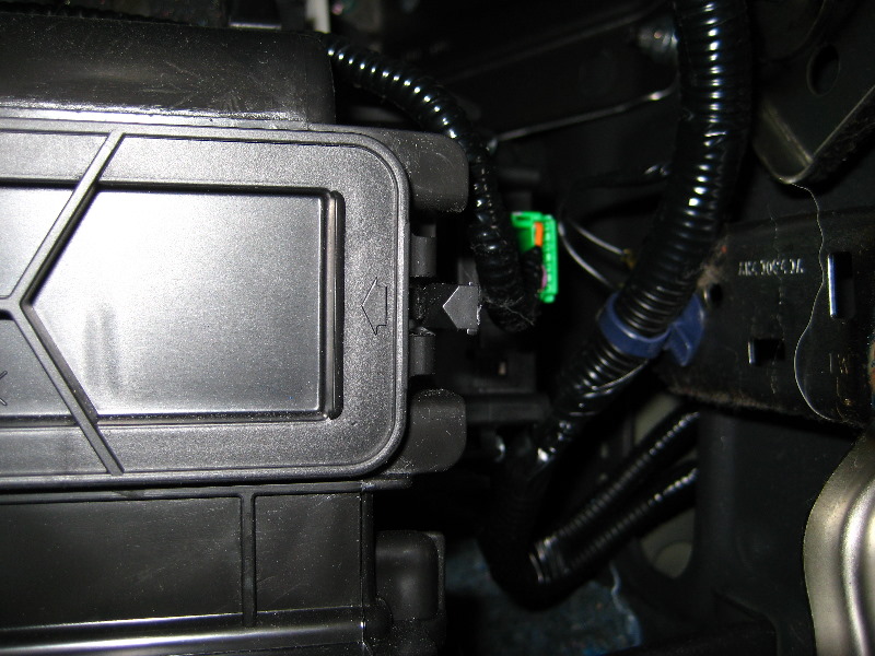 Honda-Civic-AC-Cabin-Air-Filter-Replacement-Guide-007