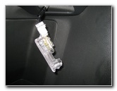 Honda-Fit-Jazz-Cargo-Area-Light-Bulb-Replacement-Guide-003