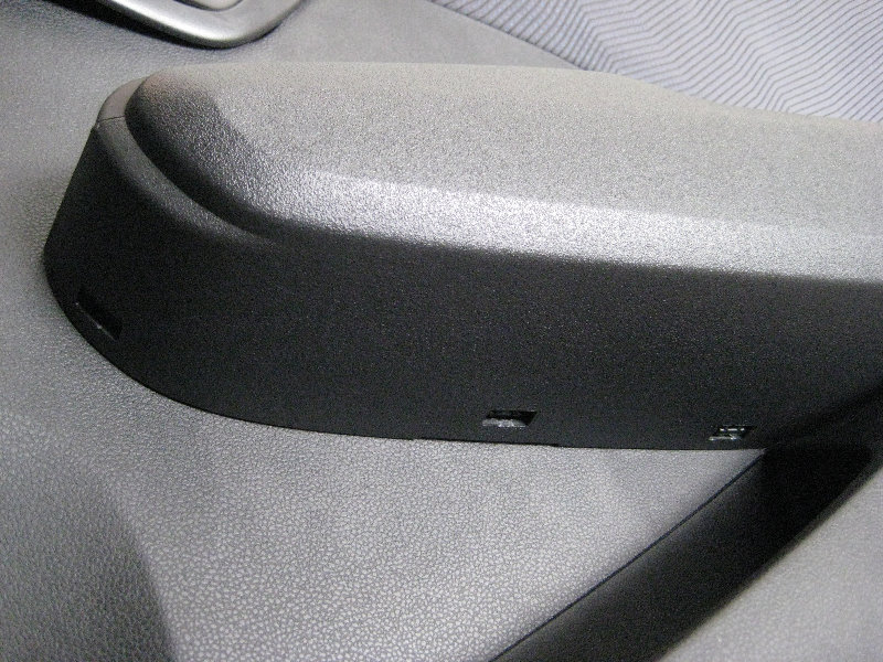 Honda-Fit-Jazz-Front-Door-Panel-Removal-Speaker-Replacement-Guide-007