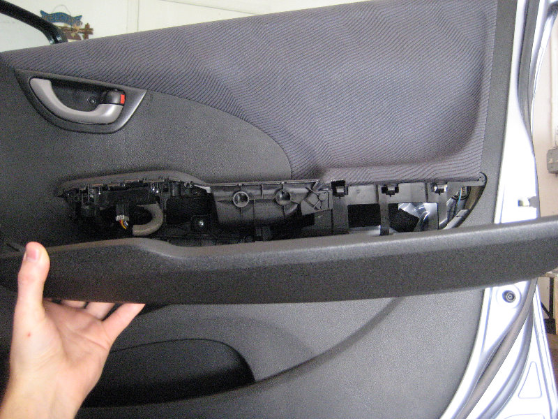Honda-Fit-Jazz-Front-Door-Panel-Removal-Speaker-Replacement-Guide-034