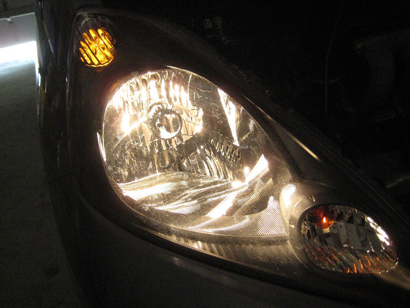 Honda-Fit-Jazz-Headlight-Bulbs-Replacement-Guide-033