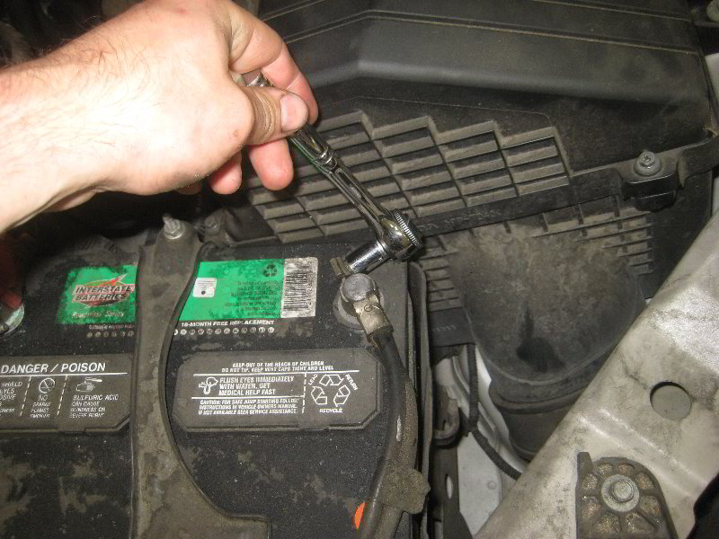 Honda-Odyssey-12V-Automotive-Battery-Replacement-Guide-002