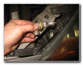 Honda-Odyssey-Headlight-Bulbs-Replacement-Guide-008
