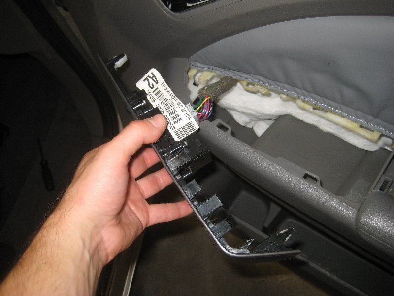 Honda-Odyssey-Interior-Door-Panel-Removal-Guide-014
