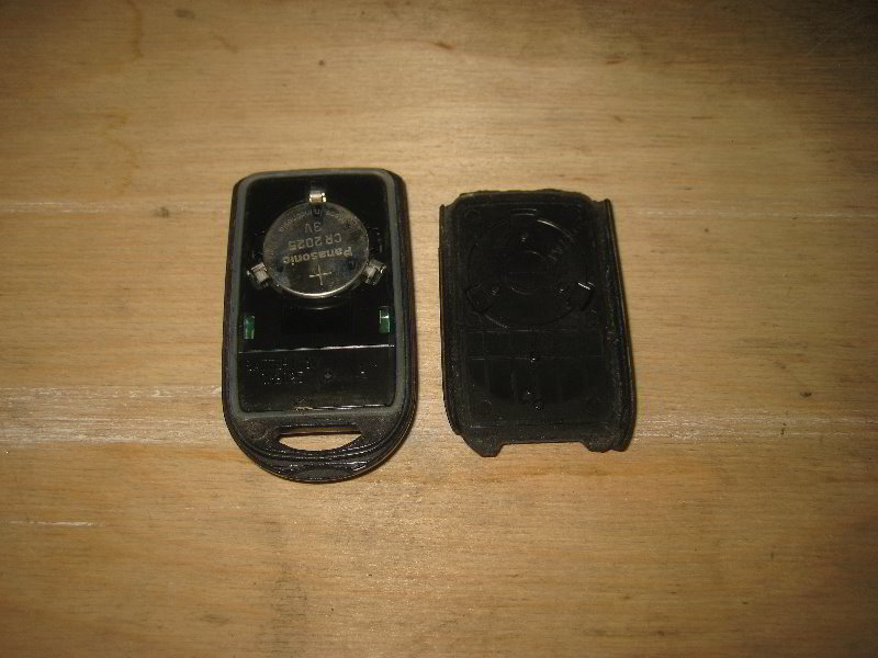 Honda-Odyssey-Key-Fob-Battery-Replacement-Guide-005