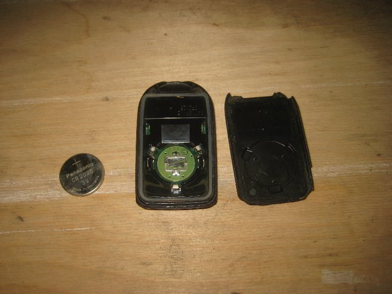 Honda-Odyssey-Key-Fob-Battery-Replacement-Guide-007