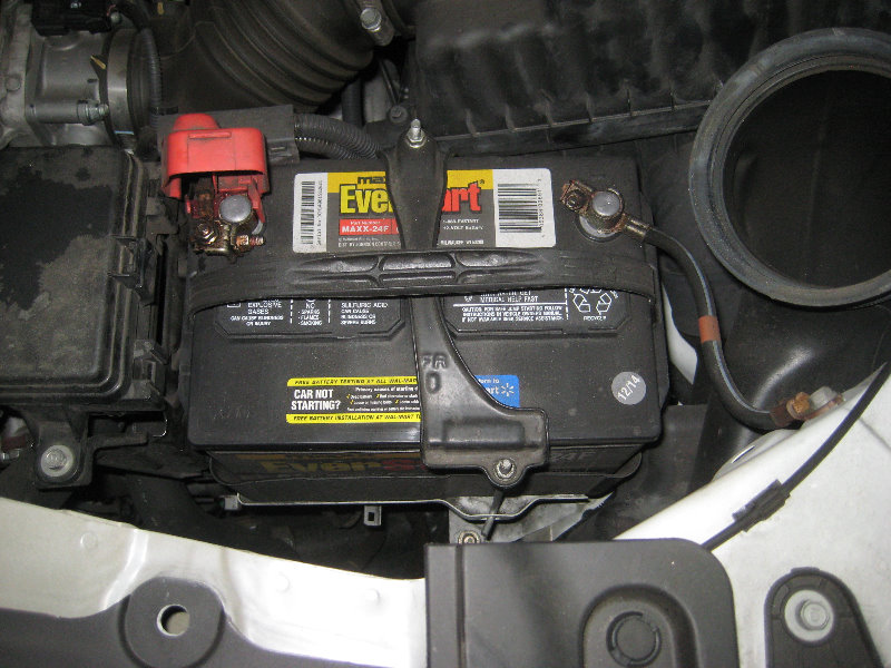 2009-2015-Honda-Pilot-12V-Automotive-Battery-Replacement-Guide-008
