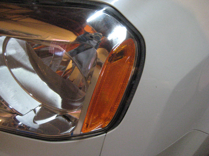 2009-2015-Honda-Pilot-Headlight-Bulbs-Replacement-Guide-034