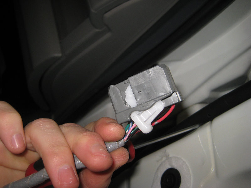 2009-2015-Honda-Pilot-Plastic-Interior-Door-Panel-Removal-Speaker-Upgrade-Guide-029