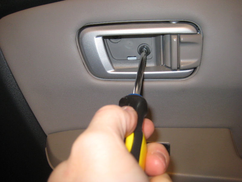 2009-2015-Honda-Pilot-Plastic-Interior-Door-Panel-Removal-Speaker-Upgrade-Guide-048