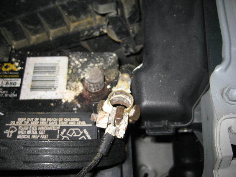 How-To-Clean-and-Stop-Car-Battery-Terminal-Corrosion-006