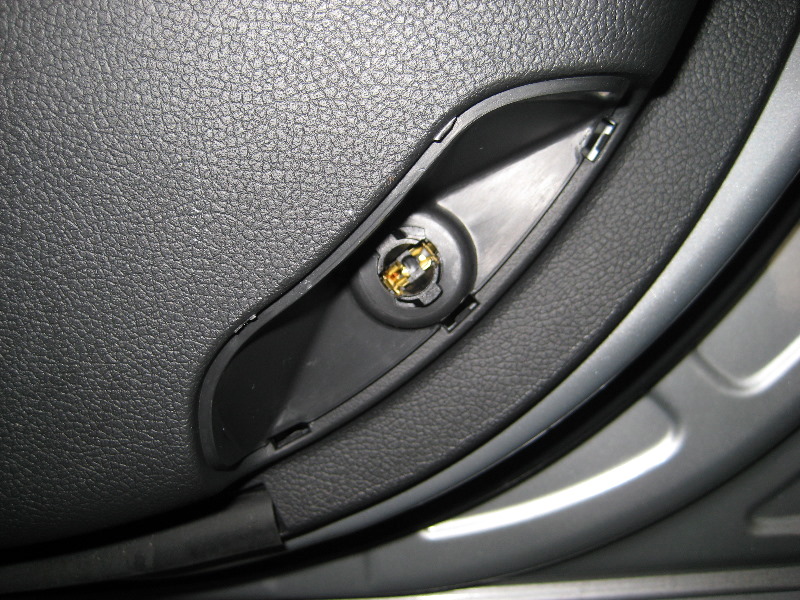 Hyundai-Sonata-Door-Courtesy-Step-Light-Bulb-Replacement-Guide-006