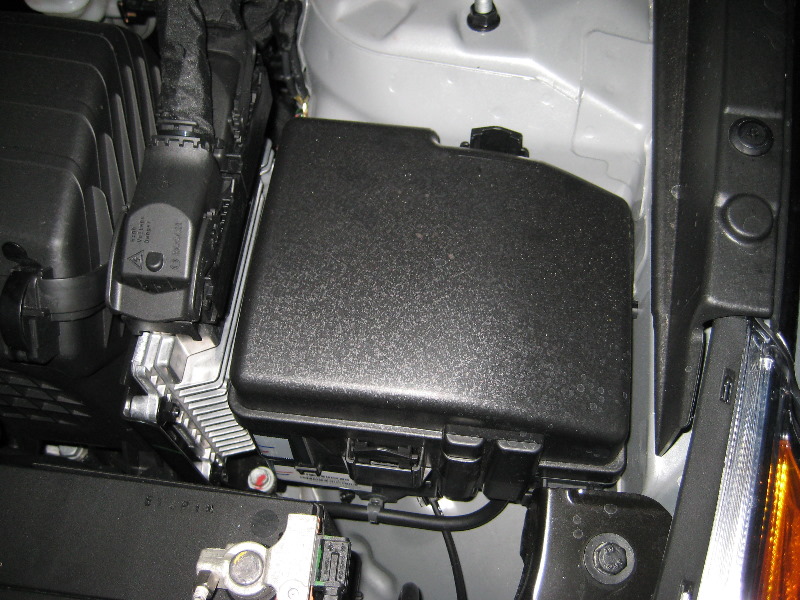 Hyundai-Sonata-Electrical-Fuse-Replacement-Guide-001