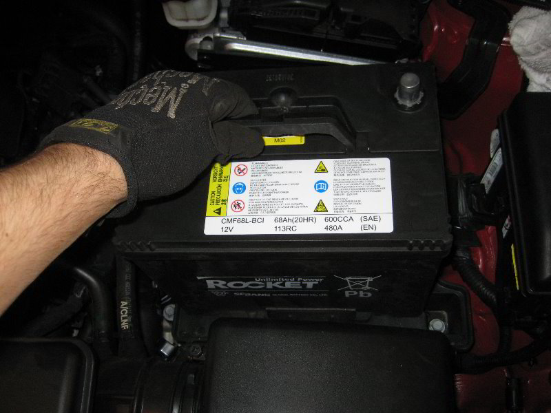 Hyundai-Tucson-12V-Automotive-Battery-Replacement-Guide-016