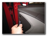 Hyundai-Tucson-Interior-Door-Panel-Removal-Guide-025