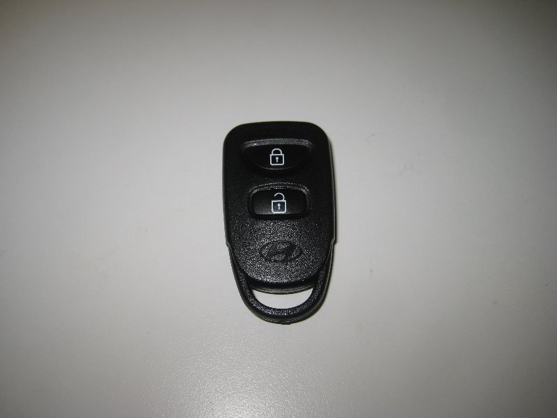 Hyundai-Tucson-Key-Fob-Battery-Replacement-Guide-001