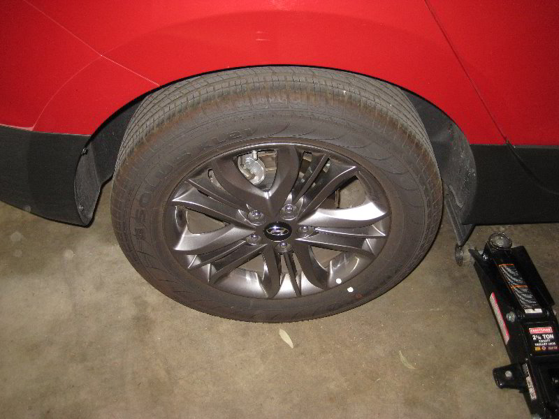 Hyundai-Tucson-Rear-Disc-Brake-Pads-Replacement-Guide-001
