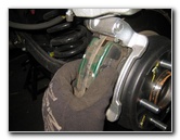 Hyundai-Tucson-Rear-Disc-Brake-Pads-Replacement-Guide-025