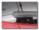 Hyundai-Tucson-Rear-Window-Wiper-Blade-Replacement-Guide-002