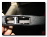 Hyundai-Tucson-Rear-Window-Wiper-Blade-Replacement-Guide-009