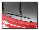 Hyundai-Tucson-Rear-Window-Wiper-Blade-Replacement-Guide-015