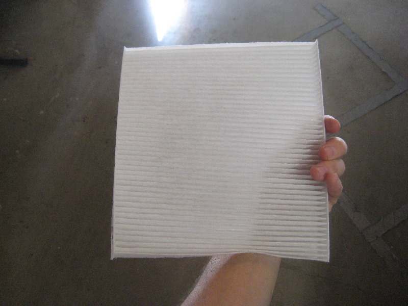 Hyundai-Veloster-Cabin-Air-Filter-Replacement-Guide-019
