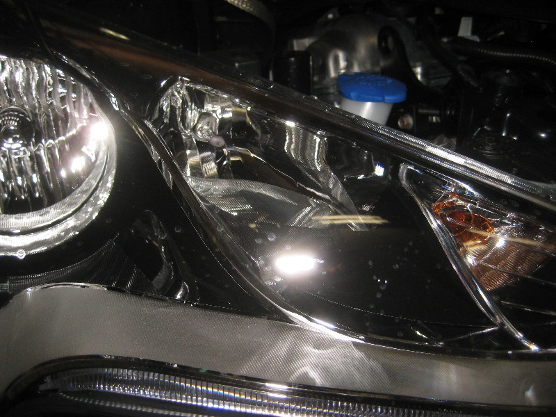 Hyundai-Veloster-Headlight-Bulbs-Replacement-Guide-018