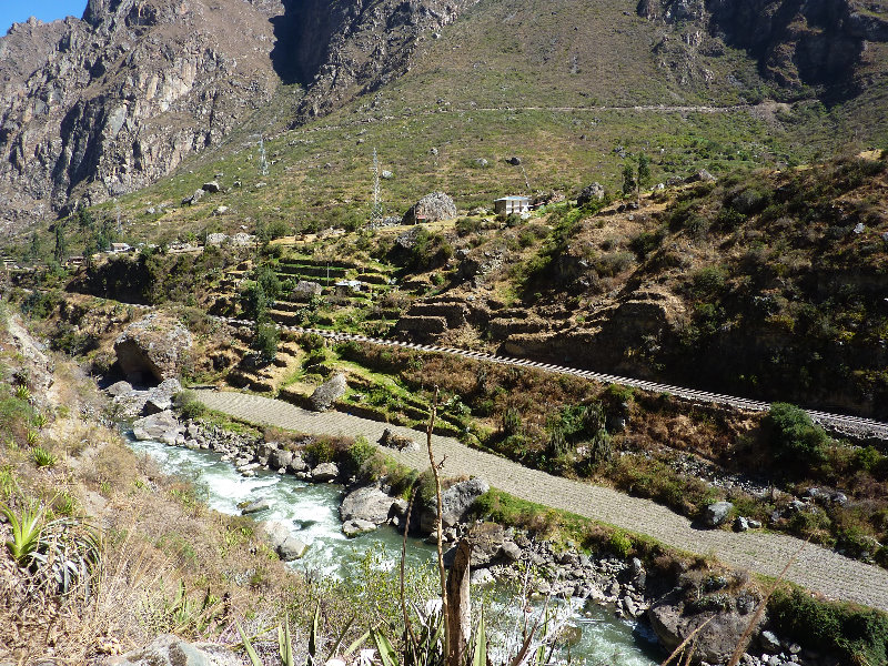 Inca-Hiking-Trail-To-Machu-Picchu-Peru-011