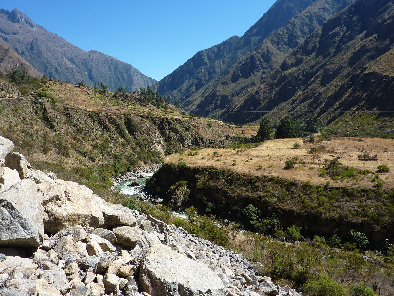 Inca-Hiking-Trail-To-Machu-Picchu-Peru-018