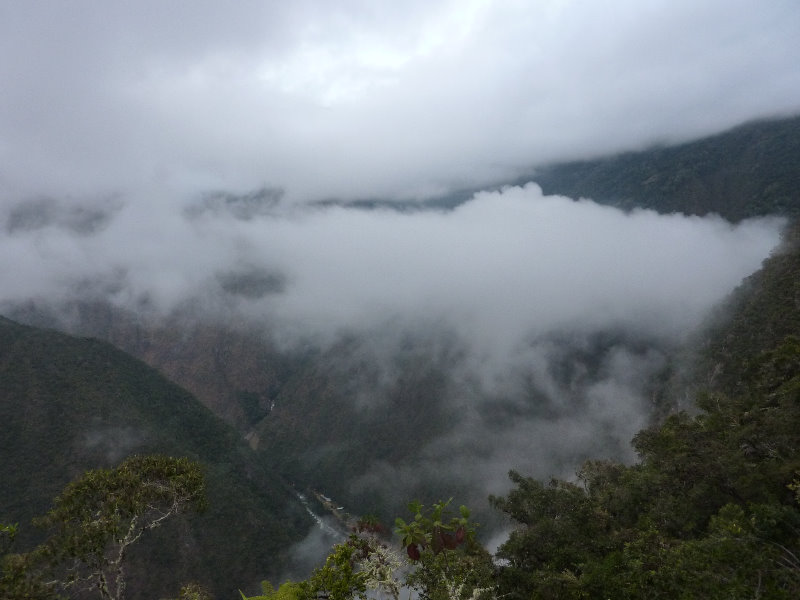 Inca-Hiking-Trail-To-Machu-Picchu-Peru-325