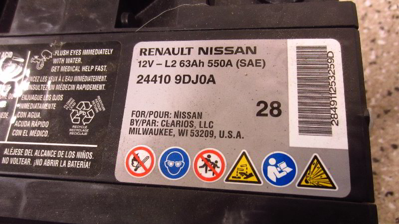Infiniti-QX60-12V-Automotive-Battery-Replacement-Guide-024