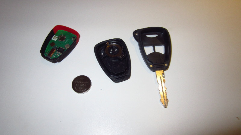 Jeep-Compass-Key-Fob-Battery-Replacement-Guide-008