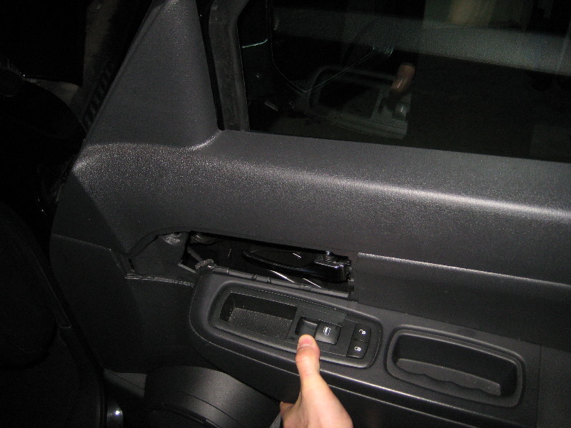 Jeep-Liberty-Door-Panel-Removal-Speaker-Replacement-Guide-013
