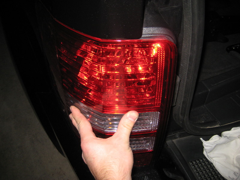 Jeep-Liberty-Tail-Light-Bulbs-Replacement-Guide-018