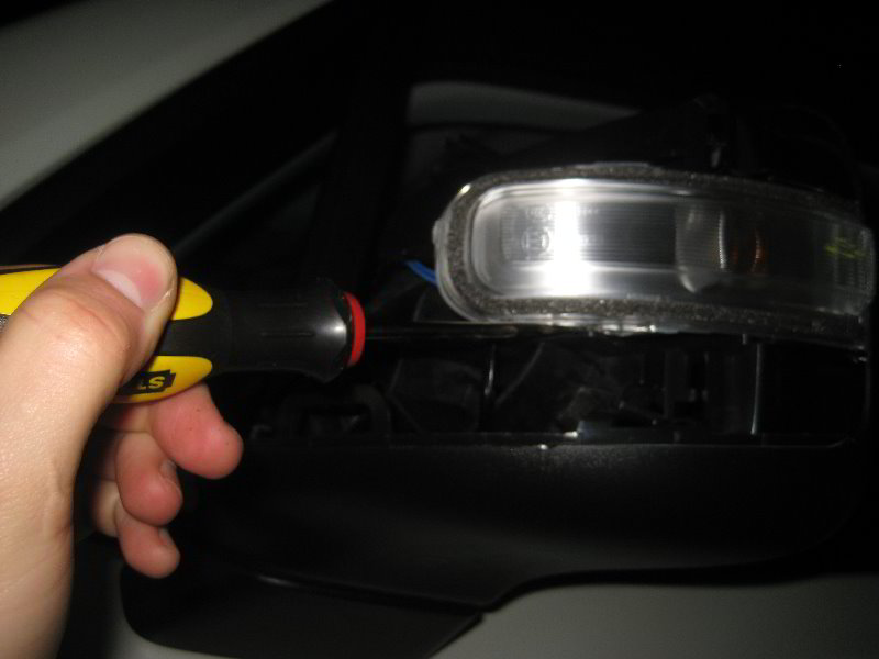 Jeep-Renegade-Front-Side-Marker-Light-Bulb-Replacement-Guide-010