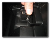 Jeep-Renegade-Glove-Box-Light-Bulb-Replacement-Guide-027