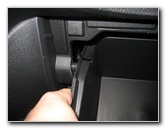 Jeep-Wrangler-JK-Cabin-Air-Filter-Installation-Guide-011