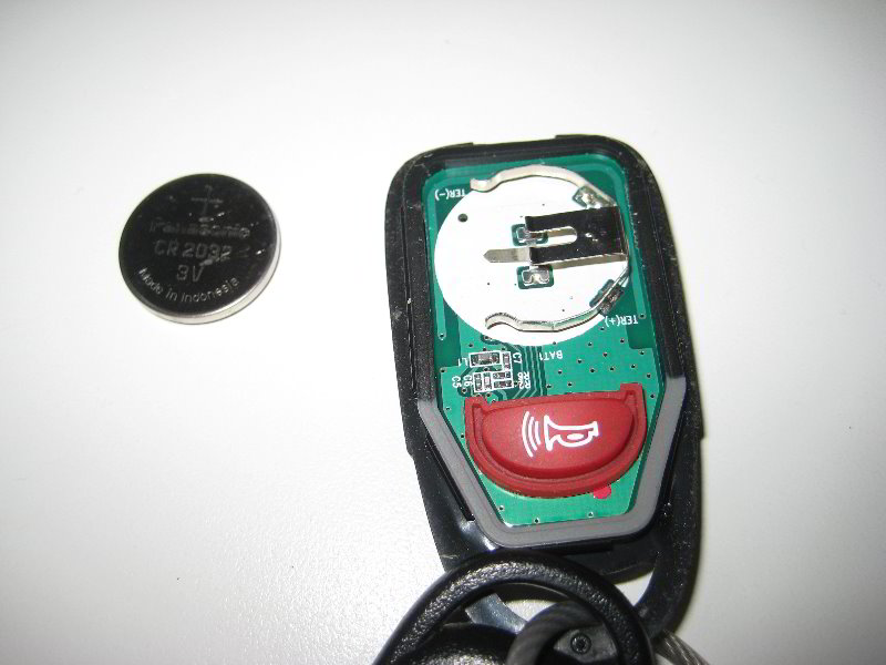 Kia-Optima-Key-Fob-Battery-Replacement-Guide-007