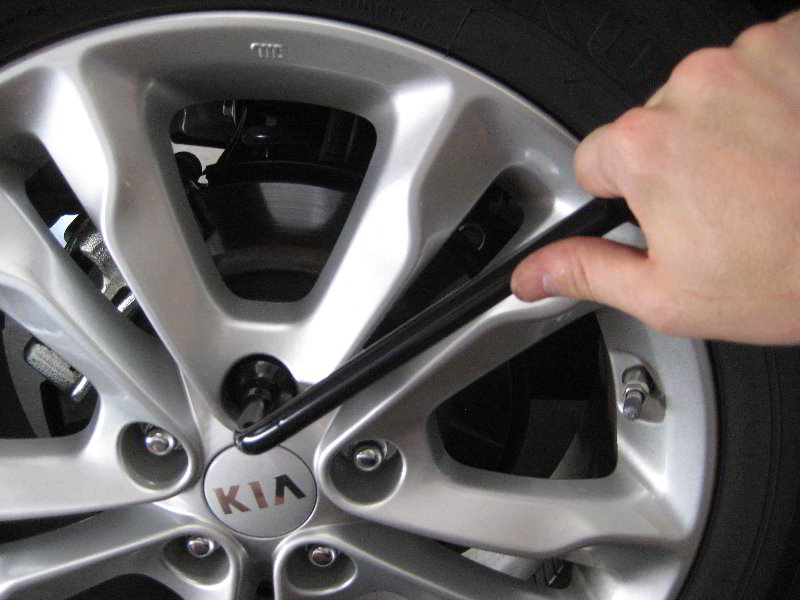Kia-Optima-Rear-Disc-Brake-Pads-Replacement-Guide-034