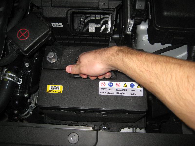Kia-Sedona-12V-Automotive-Battery-Replacement-Guide-021