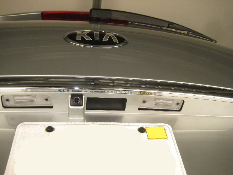 Kia-Sedona-License-Plate-Light-Bulbs-Replacement-Guide-001