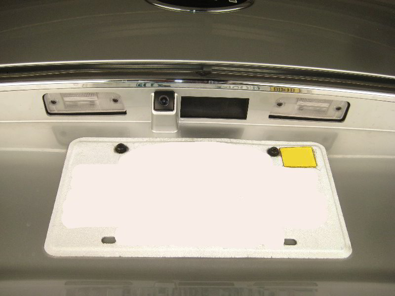 Kia-Sedona-License-Plate-Light-Bulbs-Replacement-Guide-002