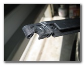 Kia-Sedona-Rear-Window-Wiper-Blade-Replacement-Guide-008