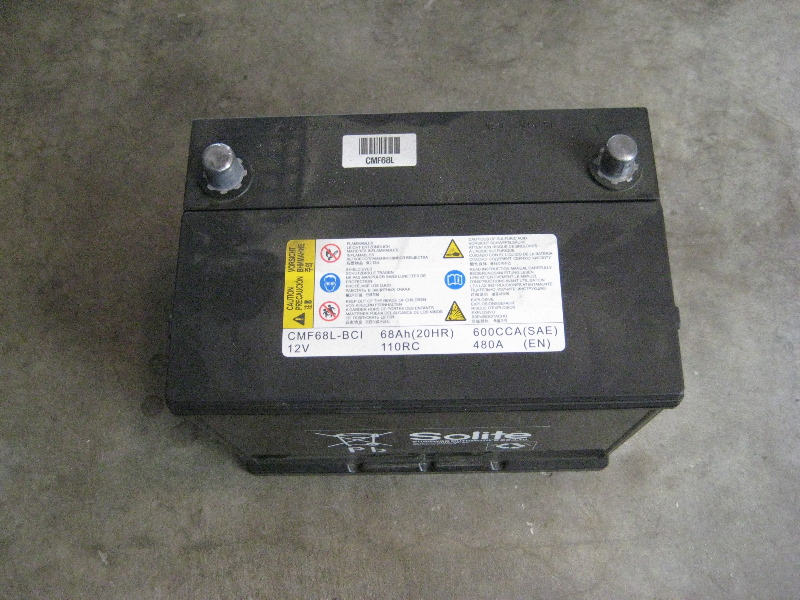 Kia-Sorento-12V-Automotive-Battery-Replacement-Guide-018