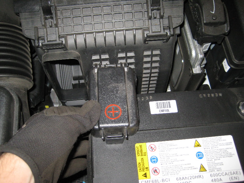 Kia-Sorento-12V-Automotive-Battery-Replacement-Guide-026