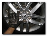 Kia-Sorento-Front-Brake-Pads-Replacement-Guide-033