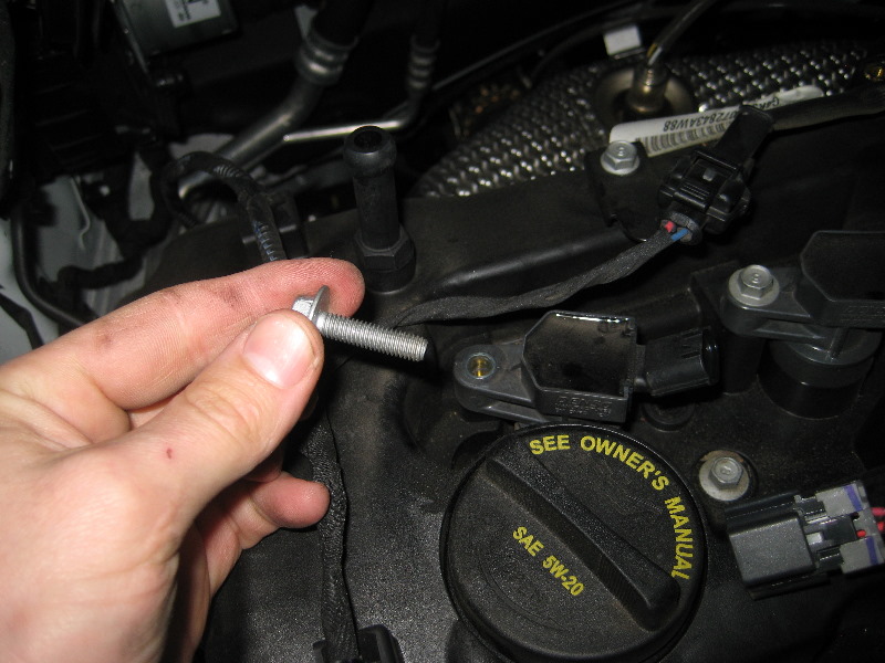 Kia-Sorento-Theta-II-Engine-Spark-Plugs-Replacement-Guide-011