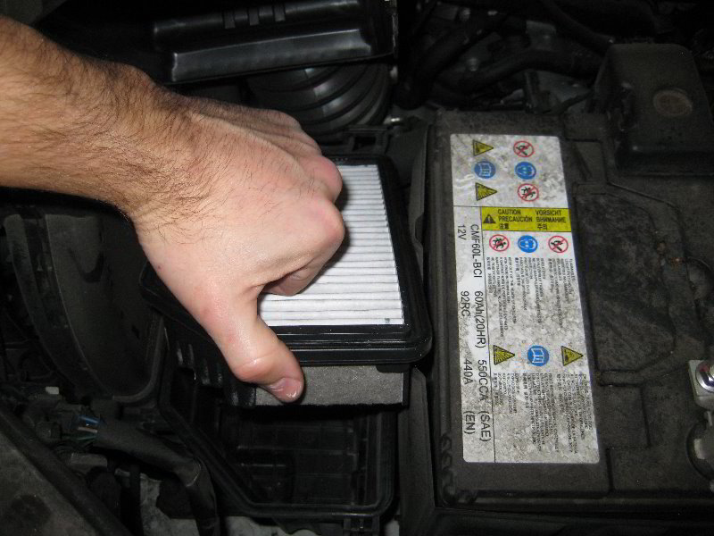Kia-Soul-Engine-Air-Filter-Replacement-Guide-010