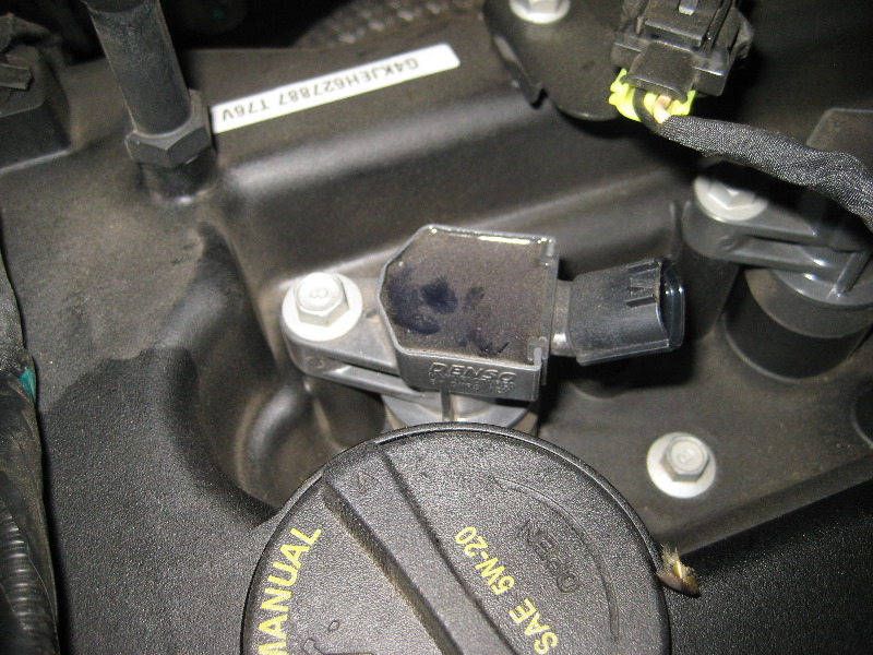 Kia-Sportage-Theta-II-Engine-Spark-Plugs-Replacement-Guide-009