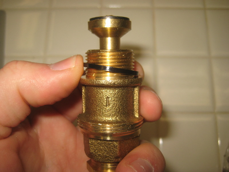 Leaking-Shower-Tub-Faucet-Valve-Stem-Replacement-Guide-036